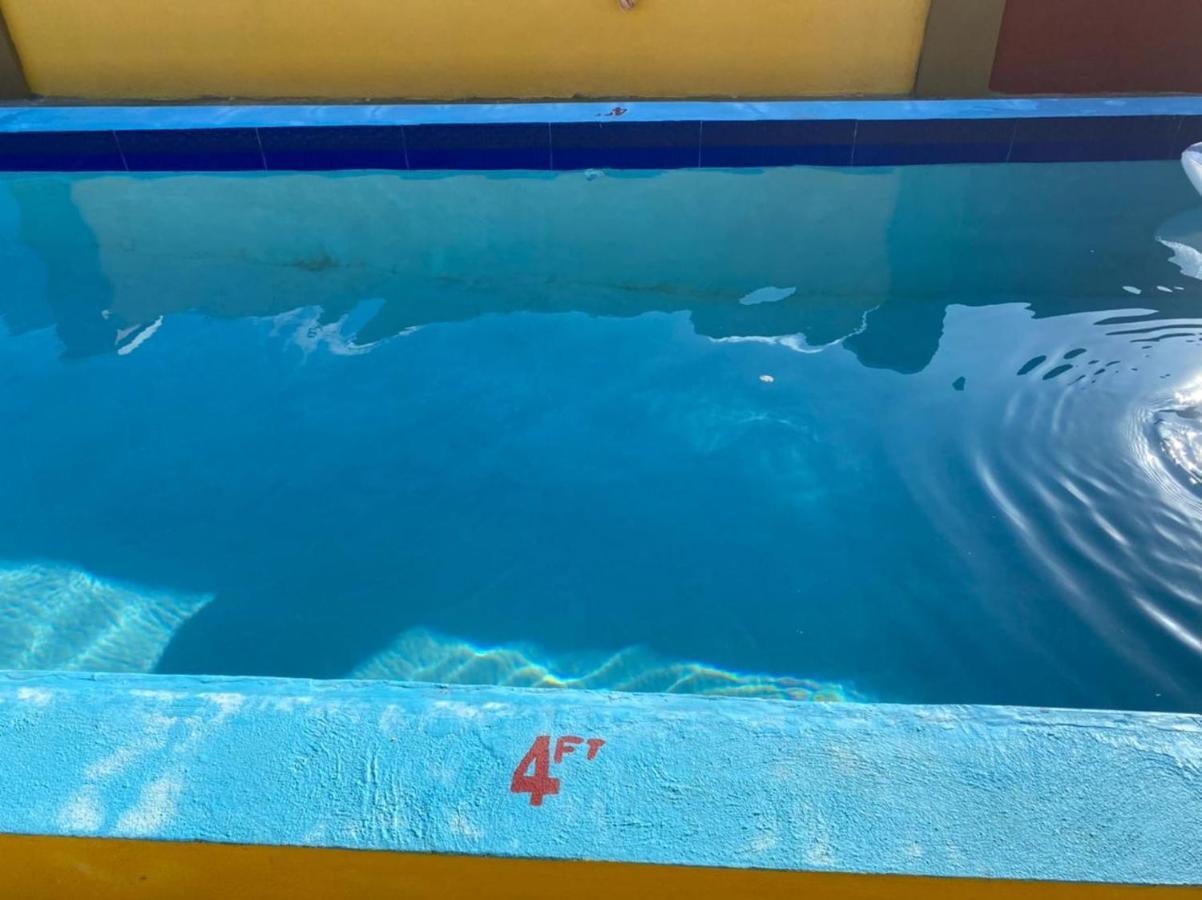 Paradise Villa Shared Onsite Private Pool Onsite Gym Ocho Rios Exterior photo