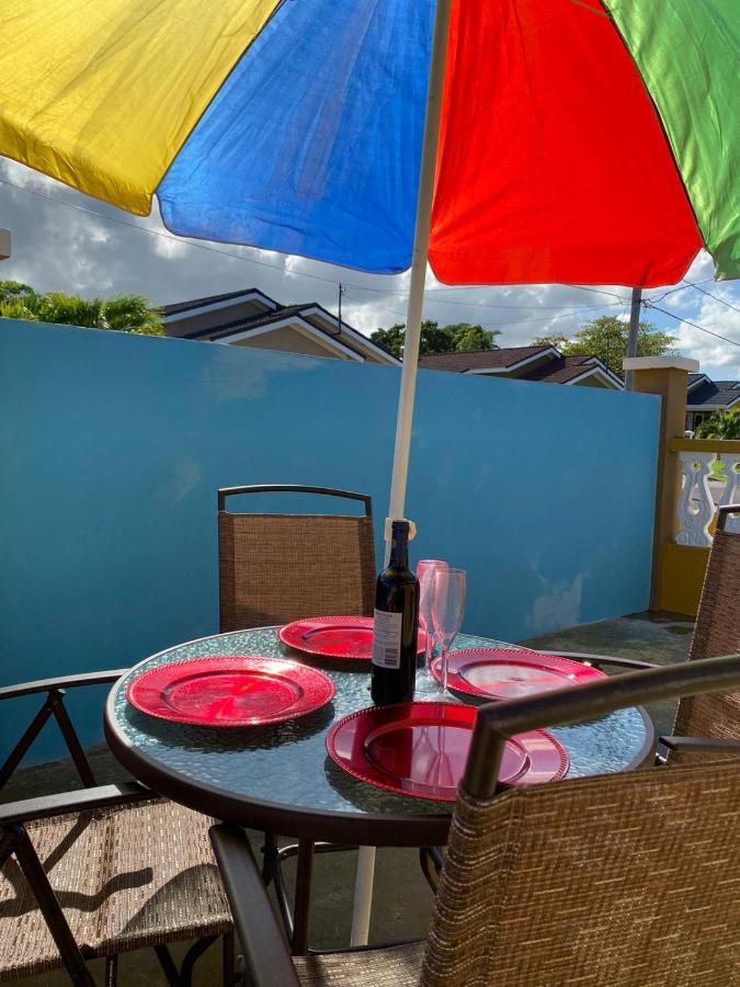 Paradise Villa Shared Onsite Private Pool Onsite Gym Ocho Rios Exterior photo