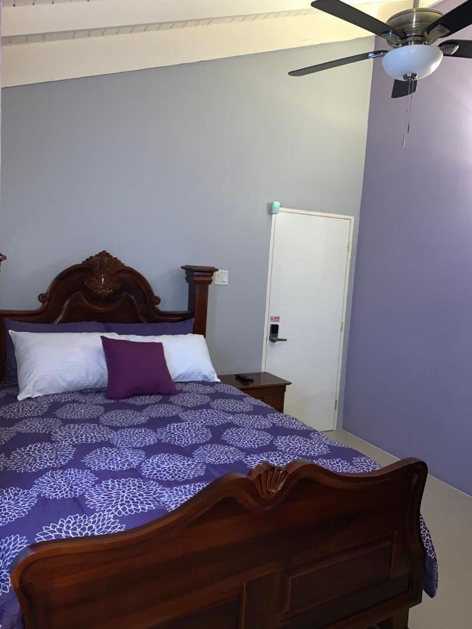 Paradise Villa Shared Onsite Private Pool Onsite Gym Ocho Rios Exterior photo